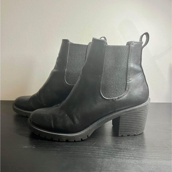 Booties boots - Picture 2 of 5